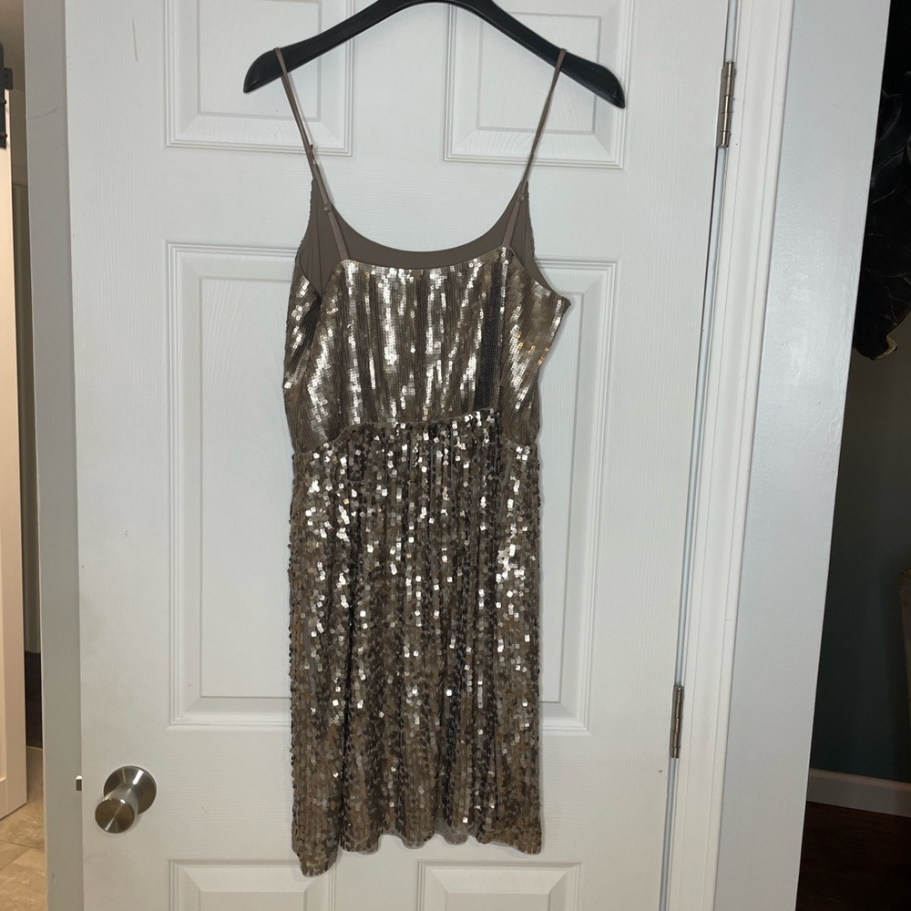 EXPRESS Metallic Gold Sequined Blouson Dress - Large - Picture 4 of 4